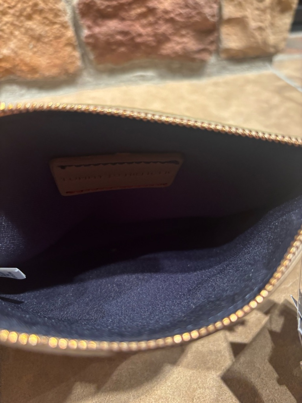 NWT Tommy Hilfiger Metallic Gold Leather Wristlet Clutch - Picture 8 of 8